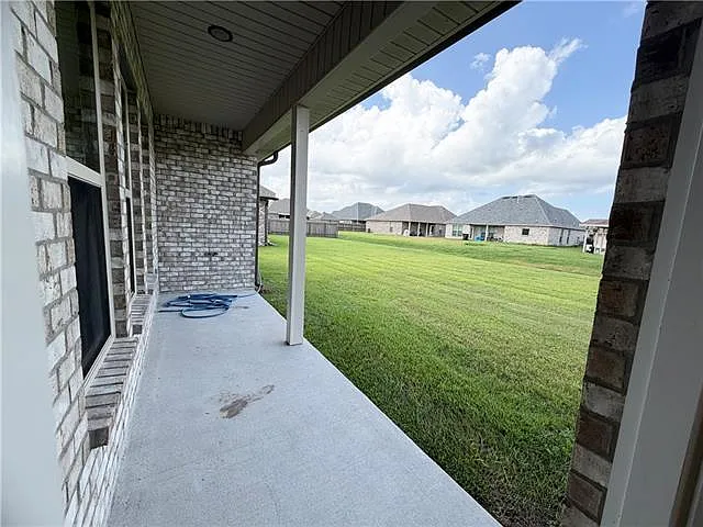 204 Cypress Bnd — Photo 19