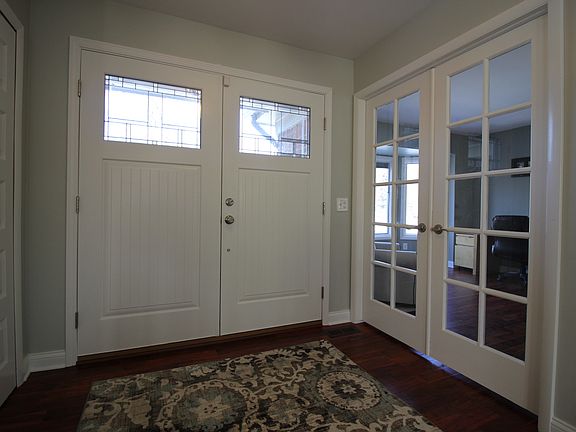 3rd image of 6690 Forest Park Dr