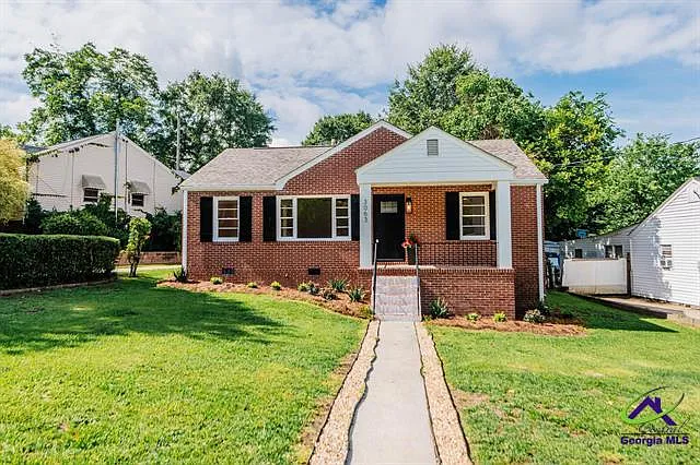 3063 Somerset Dr — Photo 1