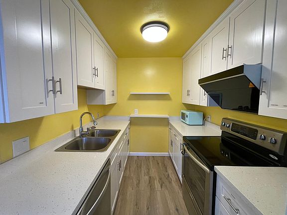 2nd image of 958 Kiely Blvd Unit D