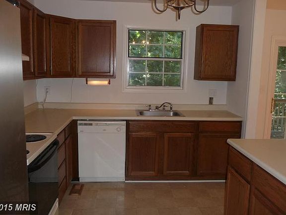 5th image of 1196 Bunker Ave