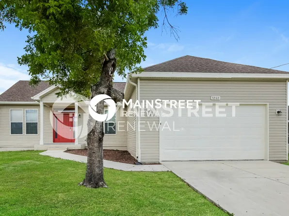 3202 6th St W, Lehigh Acres, FL 33971