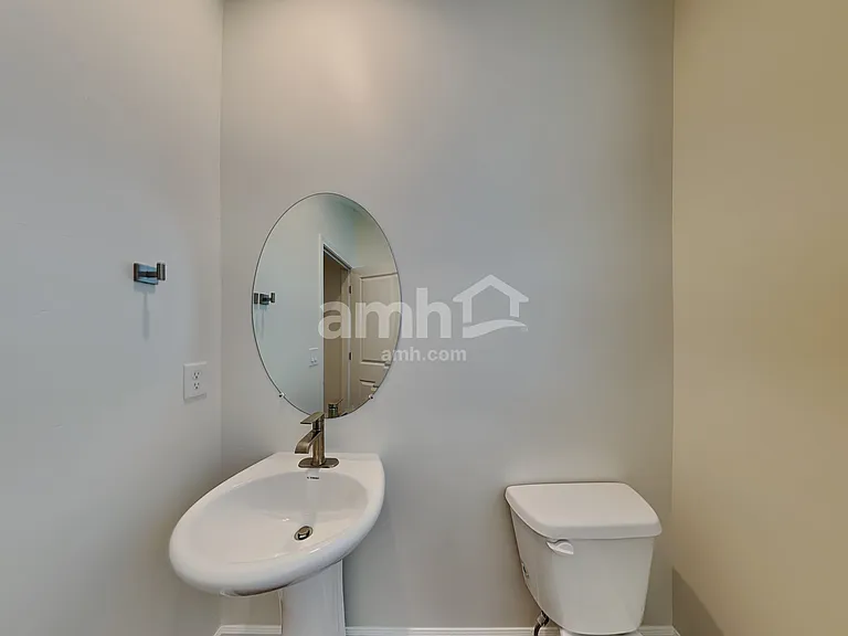 221 N Dry Creek Rd — Photo 10