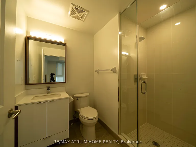 543 Richmond St W #725 — Photo 6