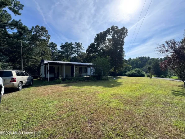323 Burton Rd, Holly Springs, MS 38635