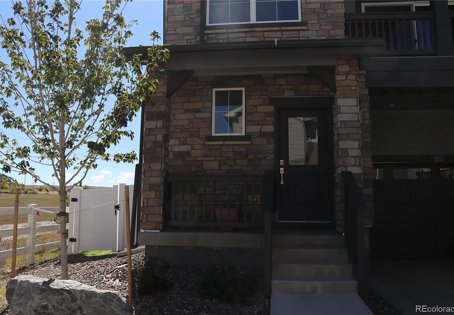 4 bed, 3.5 bath, 2104 sqft, $3,500 — Photo 3