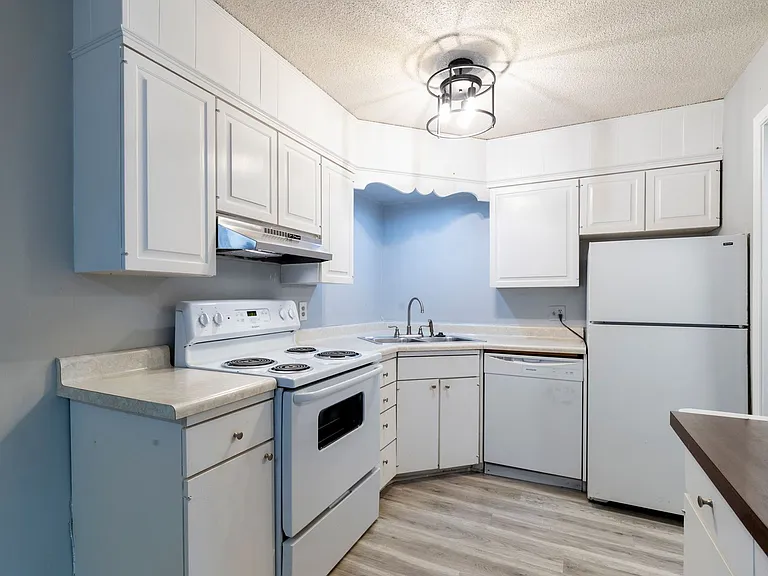 Woodward Park Apartments — Photo 8