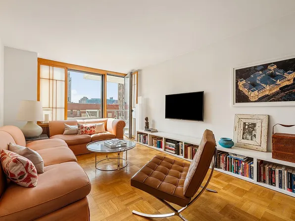 270 W 17th St APT 5D, New York, NY 10011