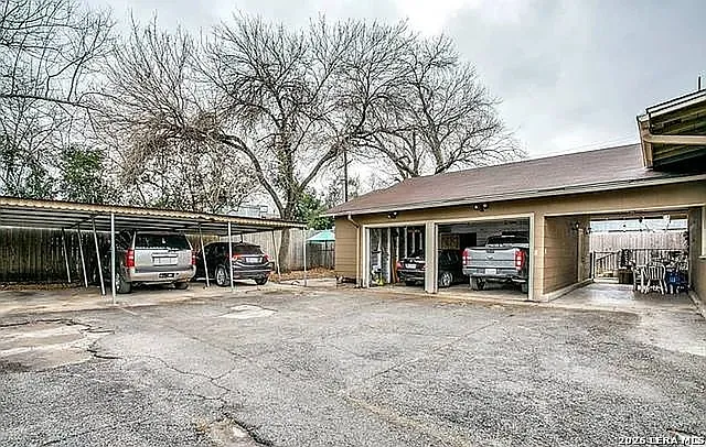 511 Exeter Rd — Photo 15