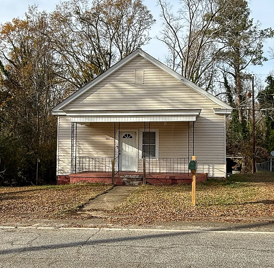 2 bed, 980 sqft, $900 — Photo 1