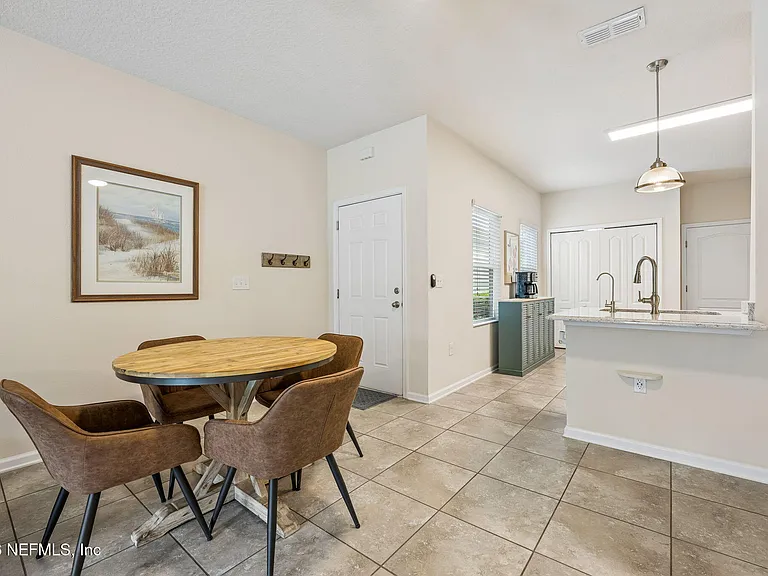 470 Servia Dr — Photo 8