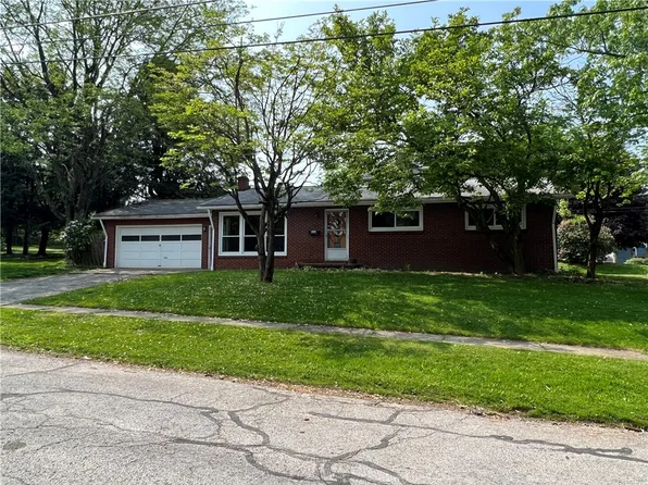 332 E Cooper St, Slippery Rock, PA 16057