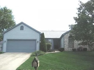 470 Leamington Ct photo 1