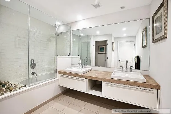 Sold by Bond New York | media 3