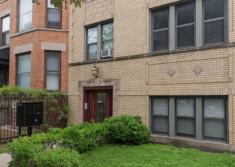 1st image of 3615 N Paulina St APT 3A