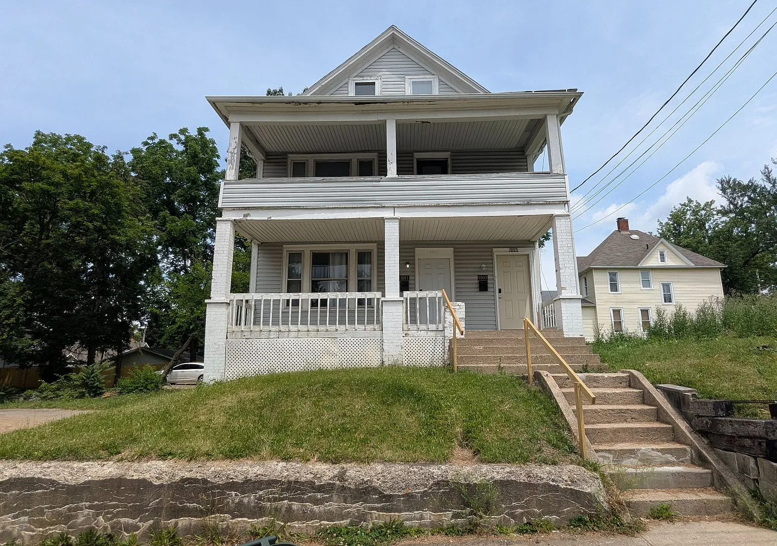 8th St Triplex — Photo 1