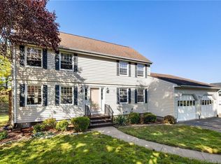 855 East St, Middletown, CT 06457