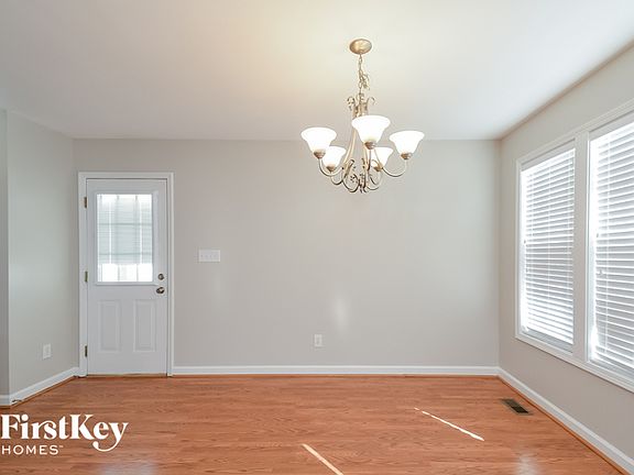 5th image of 439 Tralee Dr