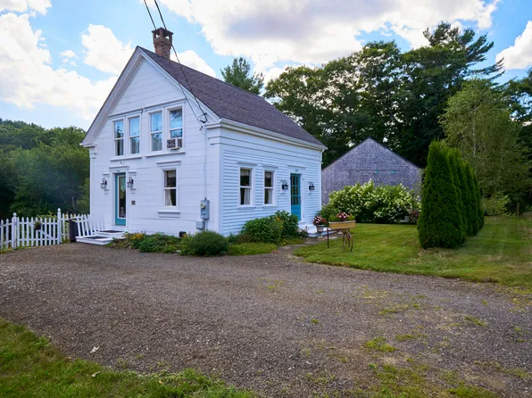 696 West Street, Rockport, ME 04856