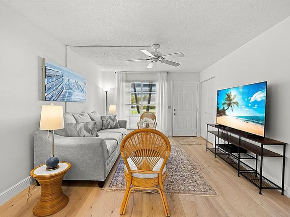 Living Room 03