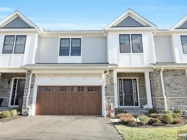 187 Woodmont Circle Riv, Westwood, NJ 07675