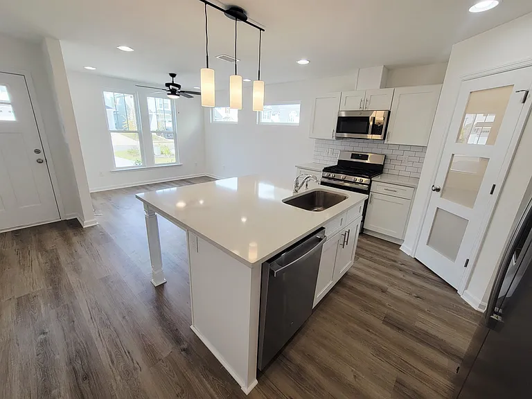 1367 Landon Hills Dr — Photo 5
