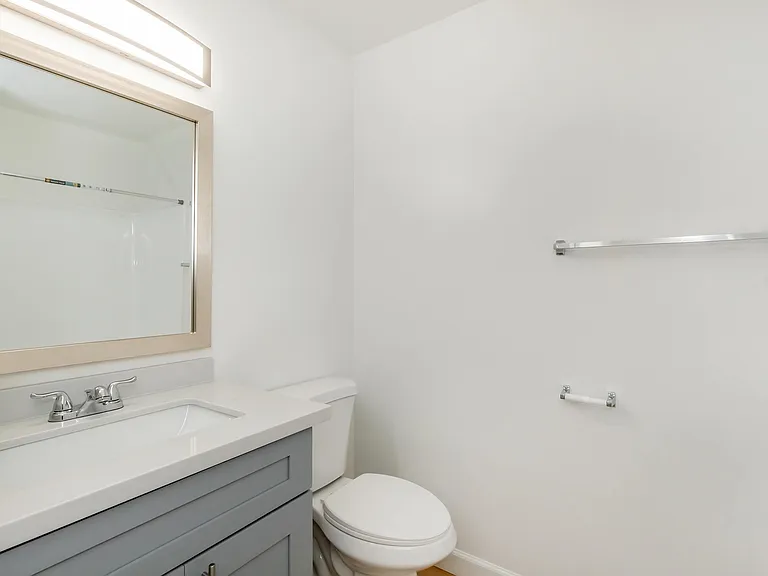 Bella Vista Senior Apartments — Photo 37
