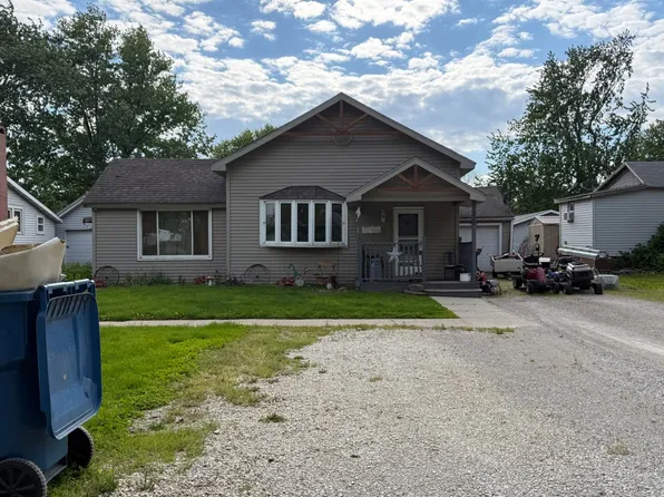 220 S 2nd St, Sheldon, IL 60966