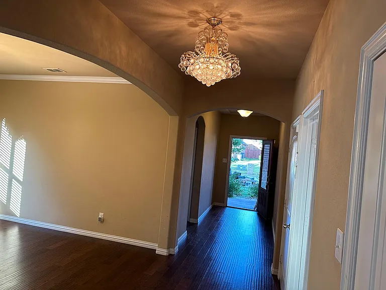 3428 Canyon Lake Dr — Photo 3