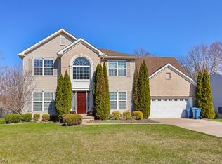 37972 Avalon Dr, North Ridgeville, OH 44039