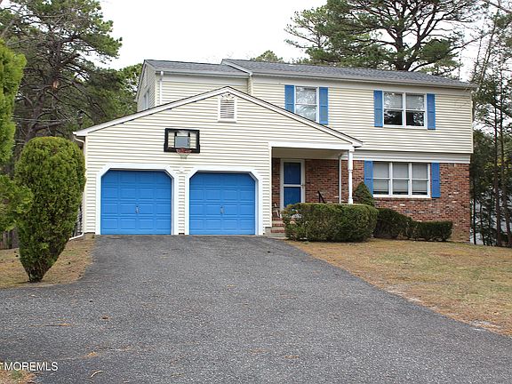 3rd image of 435 Frank Applegate Road