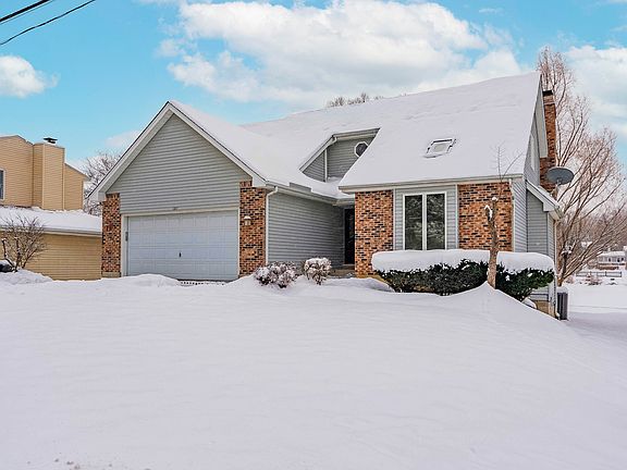 3rd image of 187 Hilltop Dr