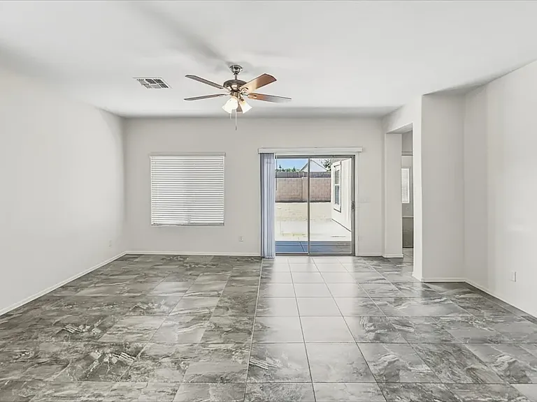 11017 W Madison St — Photo 1