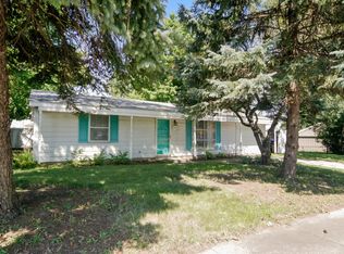 1102 Mount Vernon Dr, Bloomington, IL