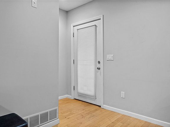 3rd image of 2619 Stromberg St