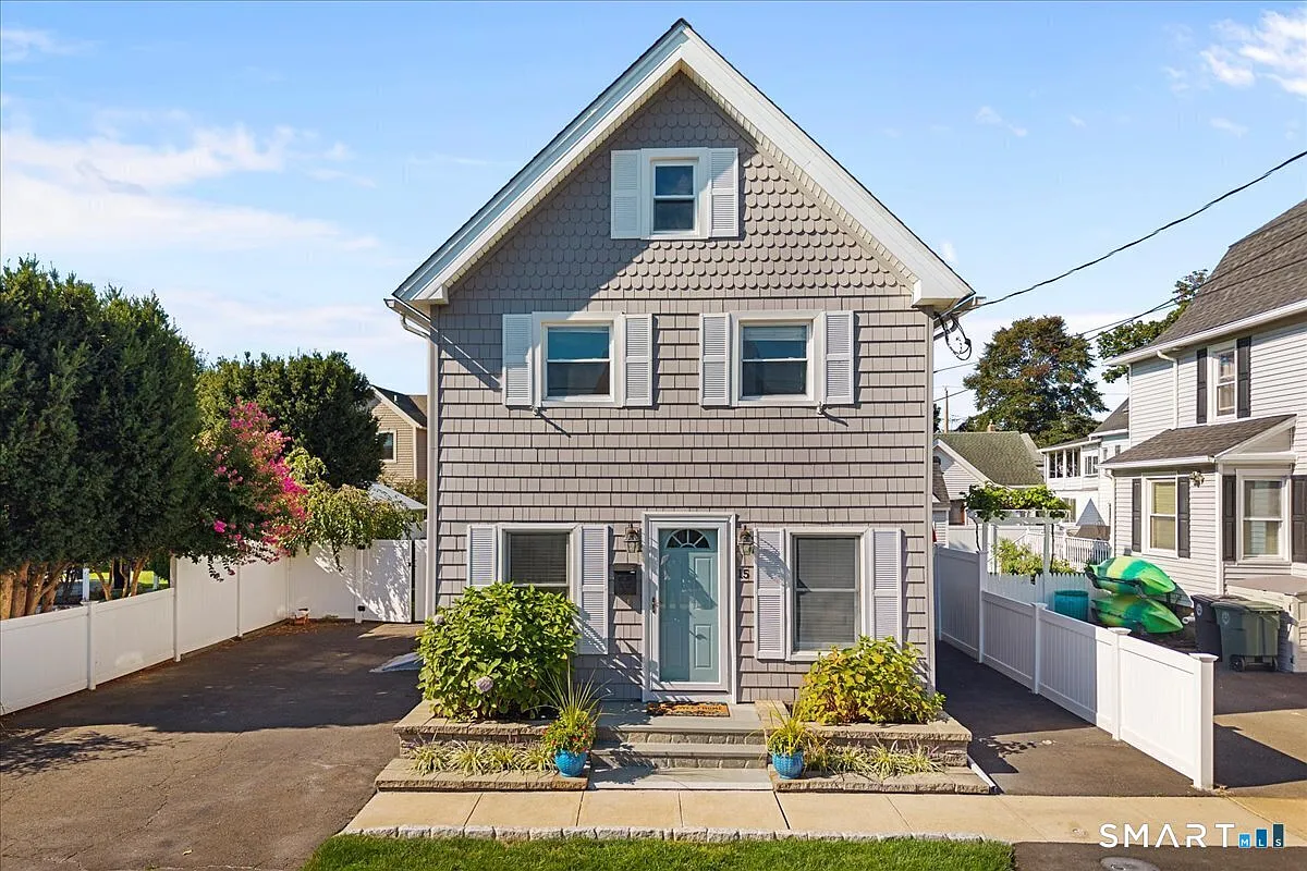 3 bed, 2.0 bath, 1824 sqft, $3,495 — Photo 1