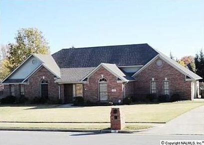 2nd image of 118 Andover Ln