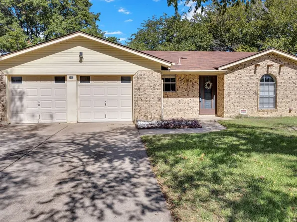 733 Bluebonnet Dr, Hurst, TX 76053