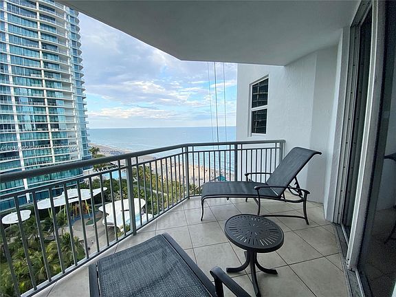 3rd image of 17375 Collins Ave #1207