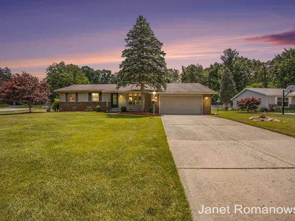 6182 Del Cano Dr SE, Grand Rapids, MI 49546