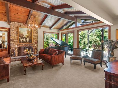 480 Torwood Ln, Los Altos, CA, 94022