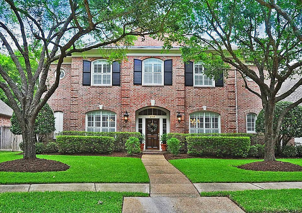 1st image of 2719 Briar Bend Ct