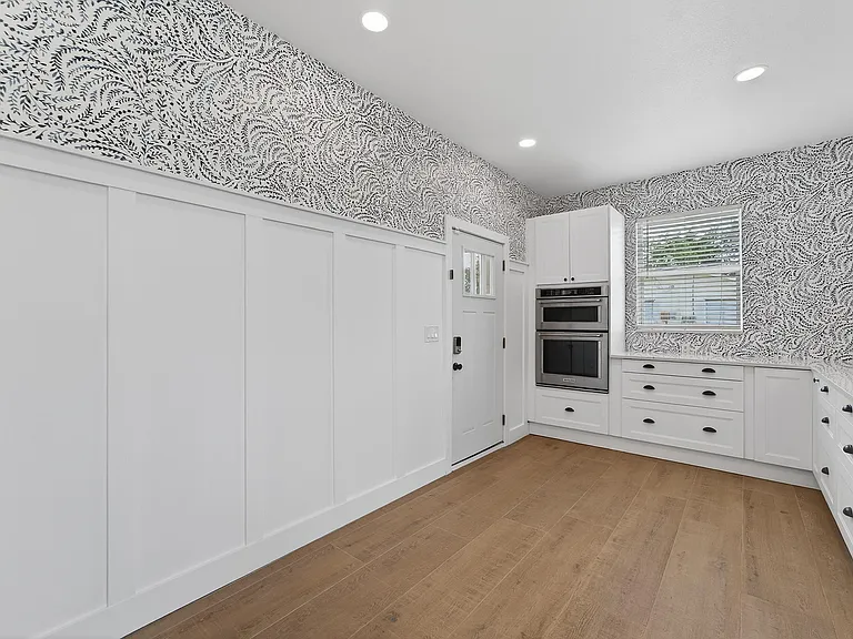 1839 Saint George Dr — Photo 14
