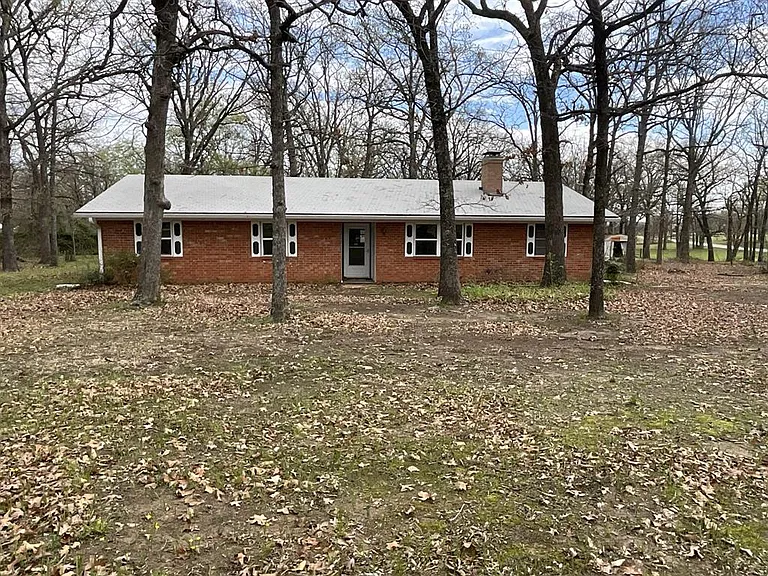 680 Cherry Creek Ln — Photo 1