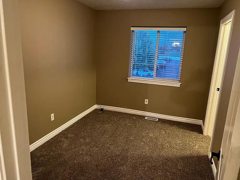 2527 Eagle Dr #TOWNHOUSE — Photo 12