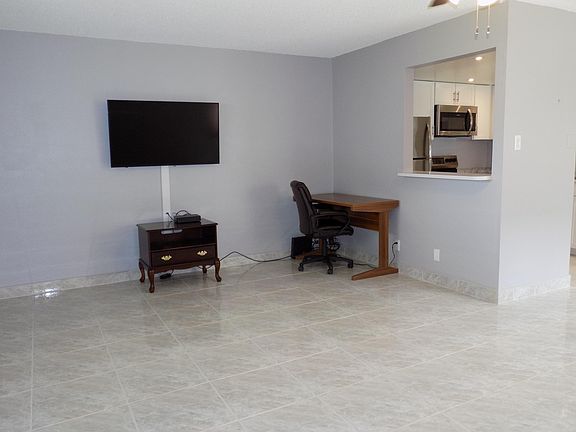 5th image of 446 Monaco Park #J