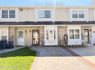 56 Caswell Ln, Staten Island, NY 10314