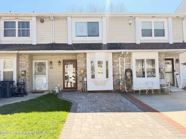 56 Caswell Ln, Staten Island, NY 10314