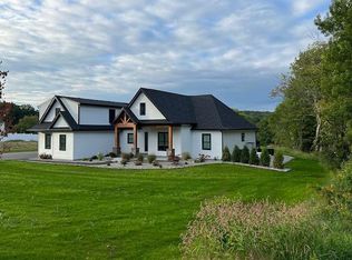 222 Brookview Dr, Hooksett, NH 03106