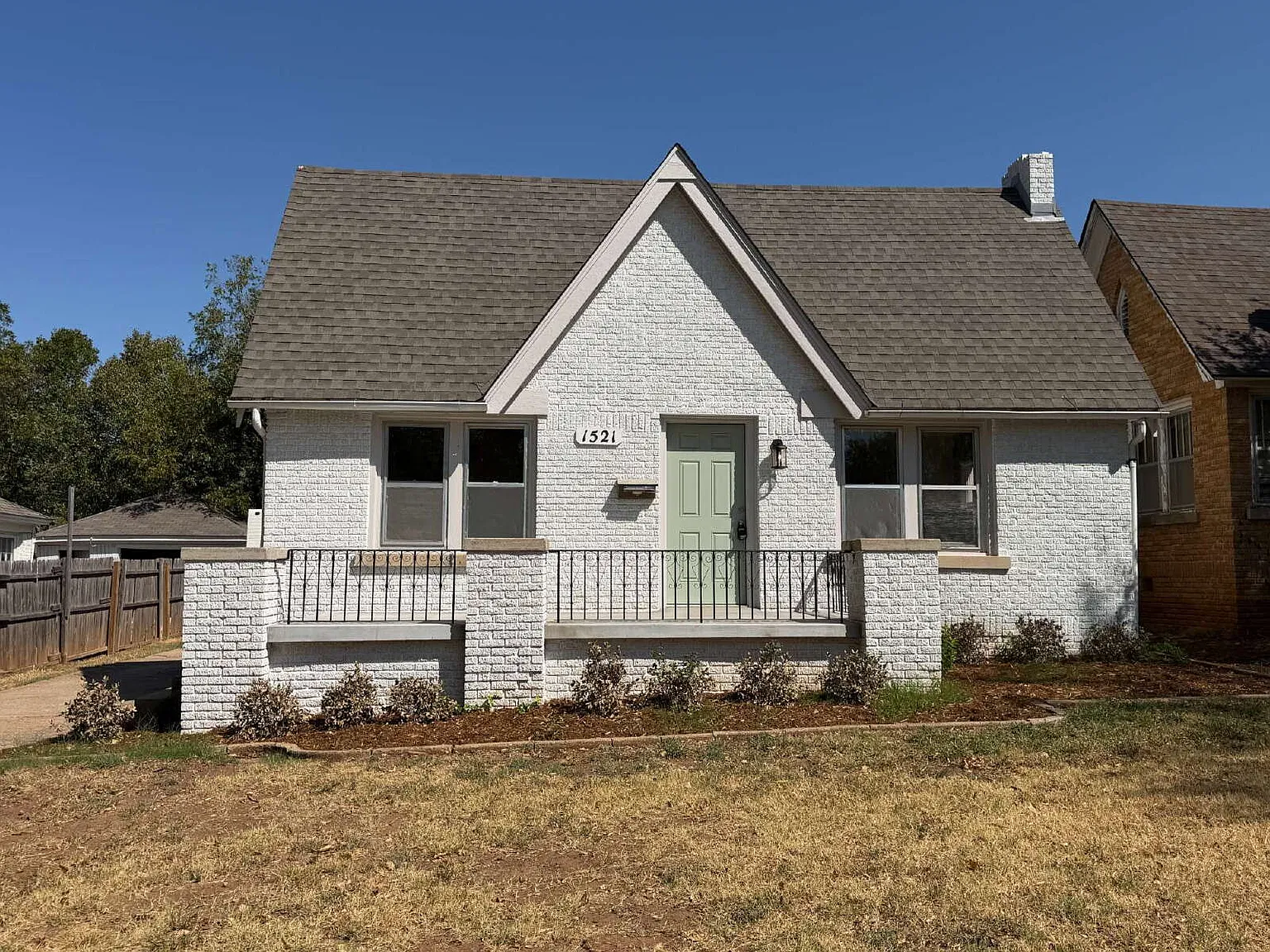 3 bed, 1.0 bath, 1234 sqft, $1,575 — Photo 1